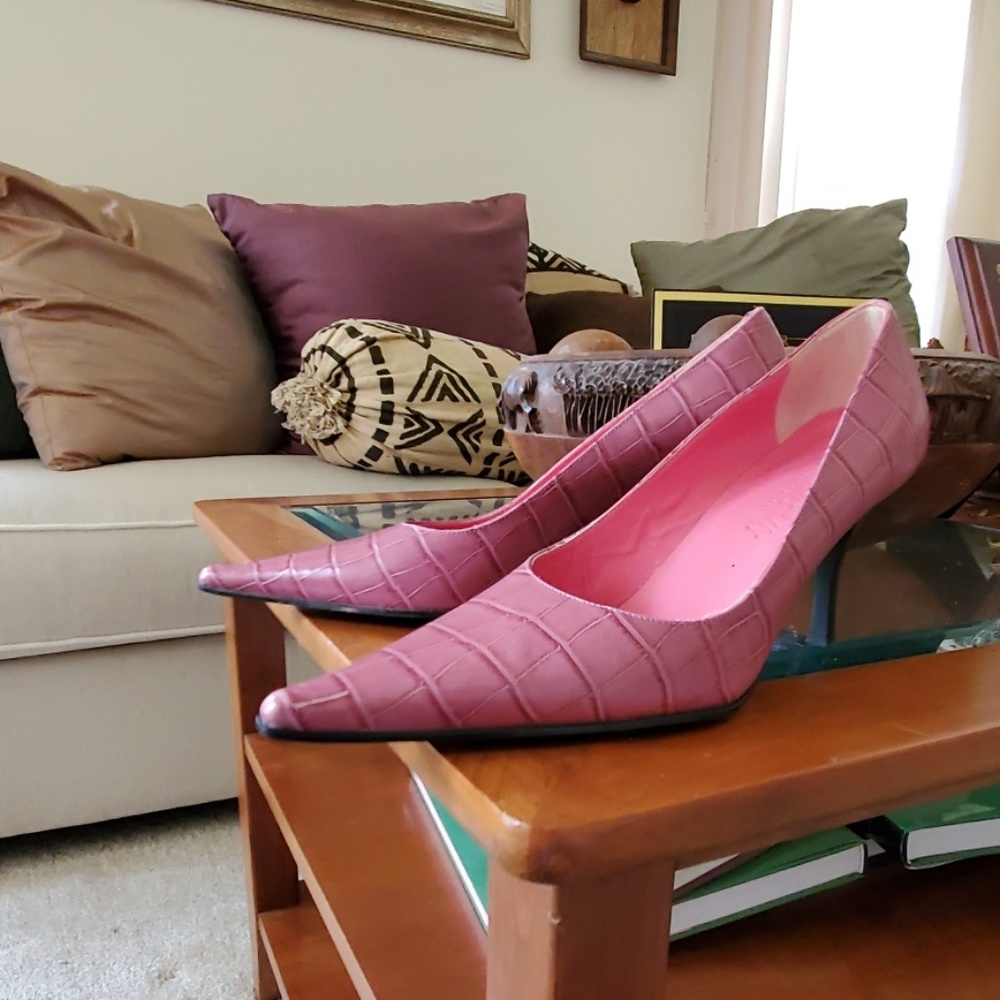 Marshall Field Pink Leather Pump